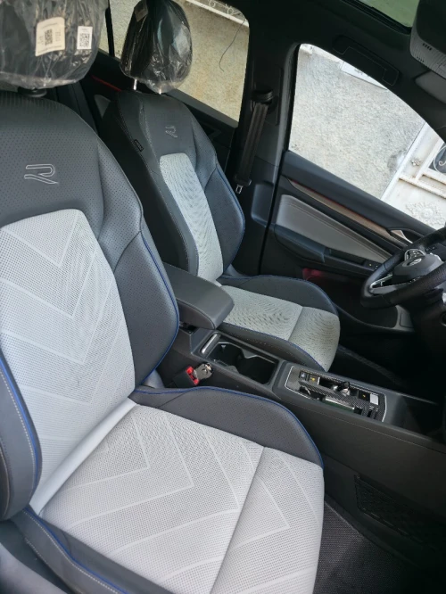 Volkswagen 8.5 2025 R blak edition