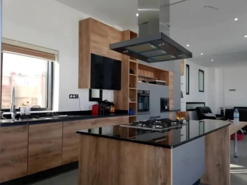 مطابخ عصرية حسب الطلب cuisine moderne sur mesure 