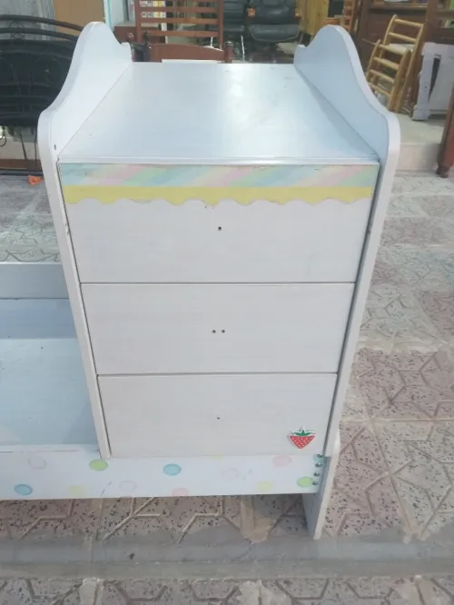 سرير مع كومود lit avec commode