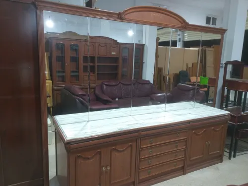 Bahut importation espagnole 