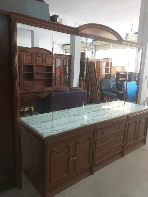 Bahut importation espagnole 