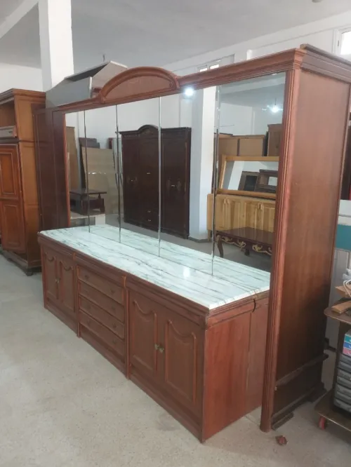 Bahut importation espagnole 