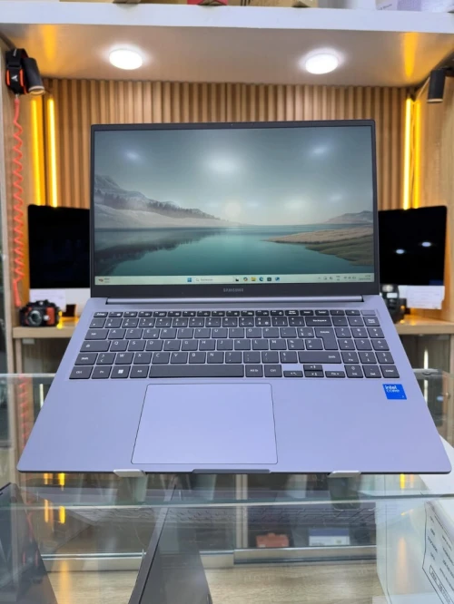 SAMSUNG GALAXYBOOK 4 CORE 7-150U 16GB/512GB