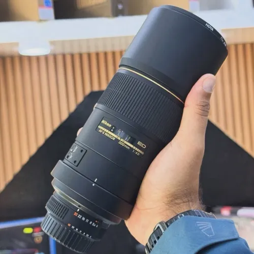 Nikon af-s nikkor 300mm f/4 D en excellent état