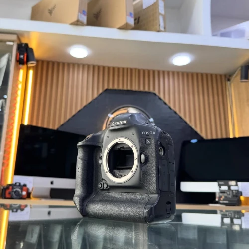 Canon 1D-X boitier nu en bon état avec batterie