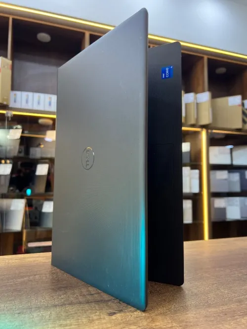 Dell vostro 15-3510 i5-1135 g7 8/512 GB 15 pouces fhd 