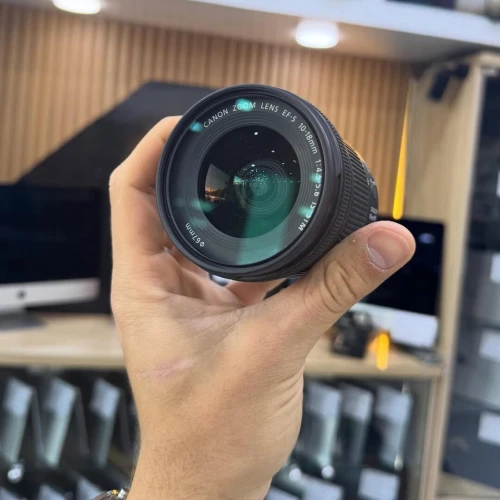 Objectif canon 10-18mm 1:4.5-5.6 STM en excellent état.