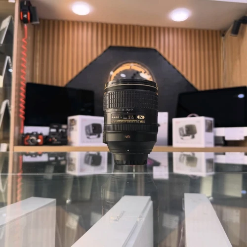 Nikon 24-120mm f/4 serie N en excellent état