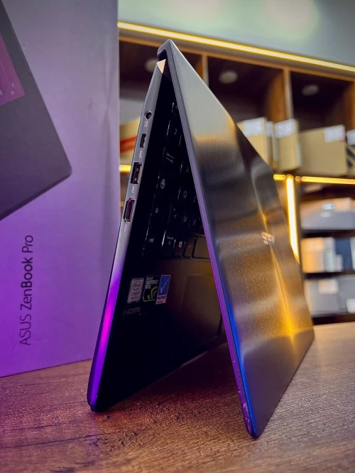Asus zenbook 14 Intel i7-8565U 8/256 intel UHD 14 pouces tactile FHD