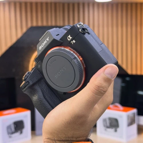 Sony A7 III boitier nu en excellent état batterie et chargeur