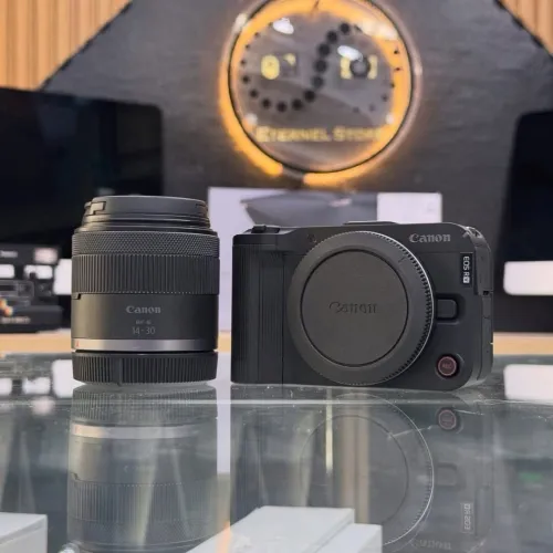 Canon R50 V avec 14-30mm neuf jamais utilisé batterie et chargeur