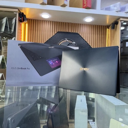 ASUS ZENBOOK 14 I7-8565U 8GB/256GB NVIDIA GTX 1050 2GB VRAM