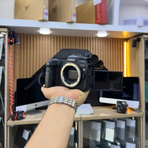 Canon EOS R boitier nu en excellent état batterie et chargeur