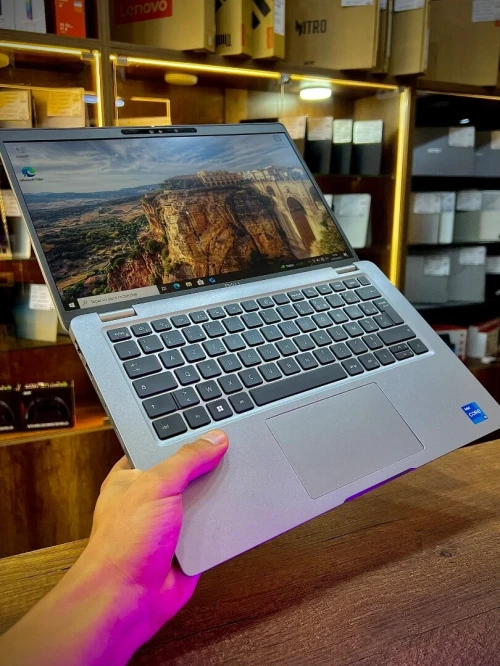 Dell latitude 5440 i5-1345 U 16/256 ecran 14 pouces FHD