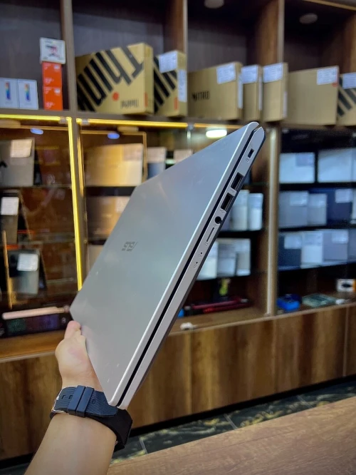 Asus vivobook 15 i5-1035 G1 8/512 15pouces fhd