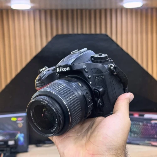 Nikon D7200 avec 18-55mm en excellent état