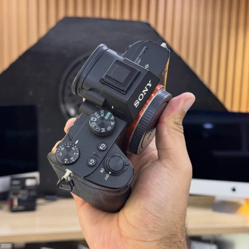 Sony A7 III boitier nu en excellent état batterie et chargeur
