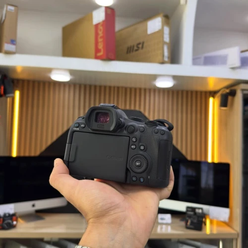 Canon R6 Mark III boitier Nu en excellent état avec batterie et chargeur