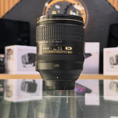Nikon 24-120mm f/4 serie N en excellent état