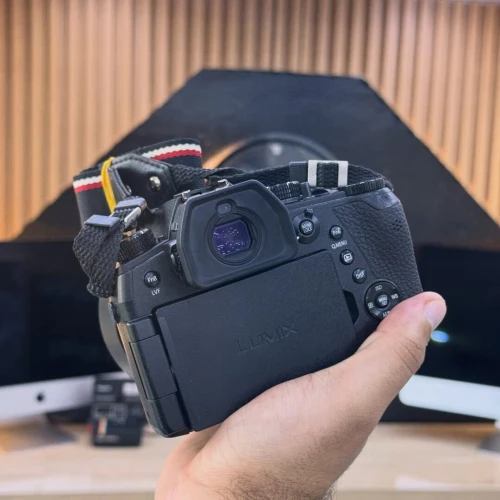 Lumix FZ1000 MARK II en excellent état batterie et chargeur