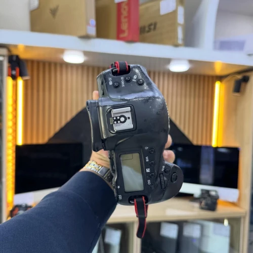 Canon 1D-X boîtier nu en bon état avec batterie