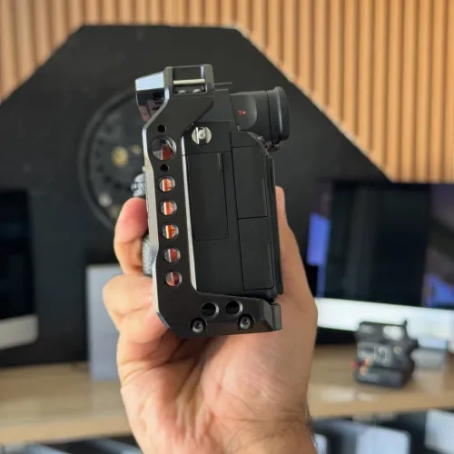 Sony A7 III avec cage smallrig en excellent état batterie et chargeur