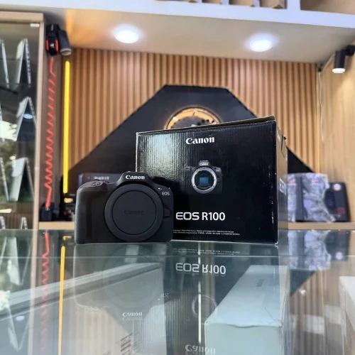 Canon EOS R100