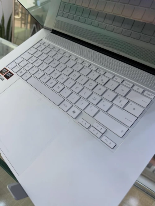 ASUS ZENBOOK S16 RYZEN AI 9 365 24 GB/1TB