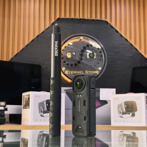 Insta 360 X4 en excellent état + bras invisible