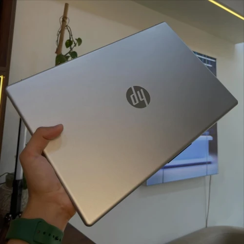 HP LAPTOP 15 AMD RYZEN 5-5825U 16GB/512GB