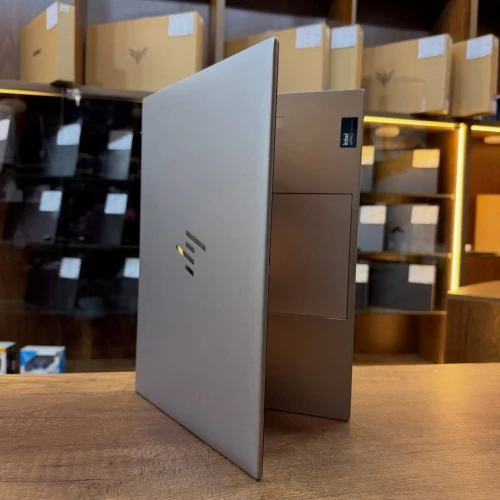 HP ZBOOK FIREFLY 14 G11 ULTRA 7 165U 32GB/512GB