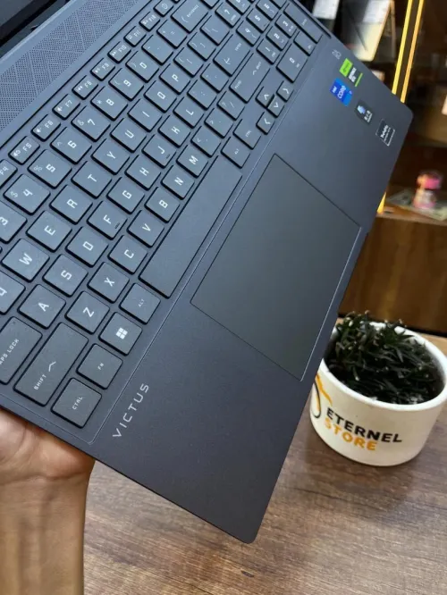 HP VICTUS 16