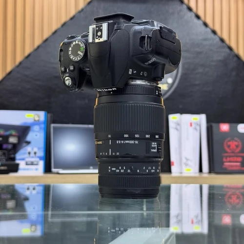 Nikon D3000 avec sigma 70-300mm en excellent état