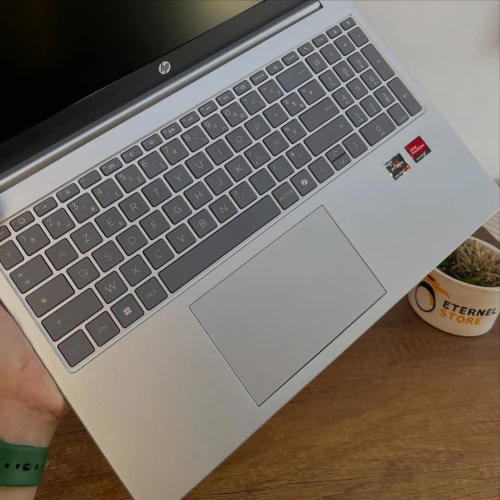 HP LAPTOP 15 AMD RYZEN 5-5825U 16GB/512GB