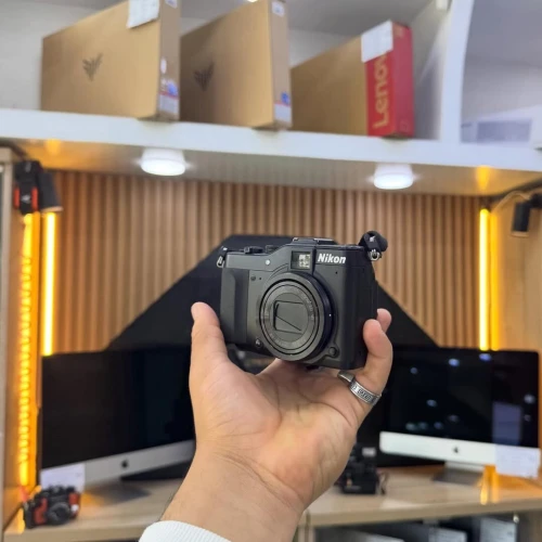 Nikon Coolpix P7000 en excellent état avec batterie chargeur