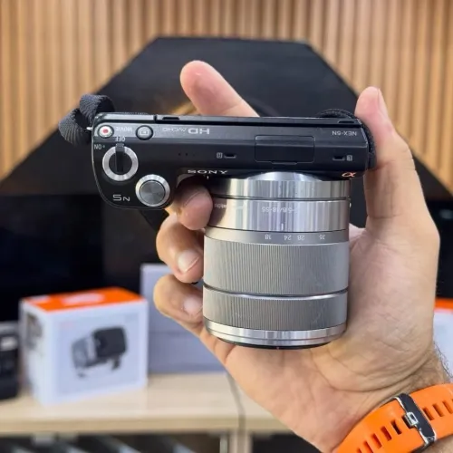 Sony NEX-5 avec 18-55mm oss en excellent état batterie et chargeur