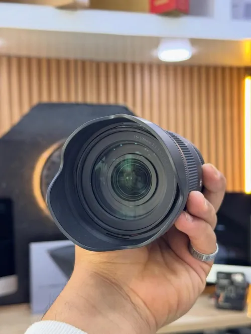 Objectif Sigma C 16-300mm f3.5-6.7 FX-mount en excellente état