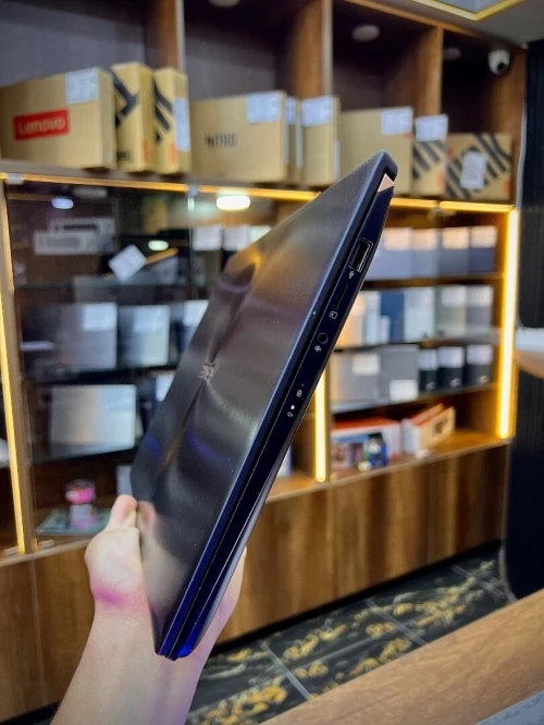 Asus zenbook 14 Intel i7-8565U 8/256 intel UHD 14 pouces tactile FHD