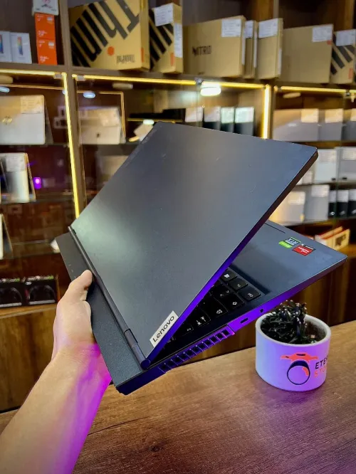 Lenovo legion 5 Ryzen 5-5600H 16/512 nvidia RTX 3060 15pouces FHD 144hz