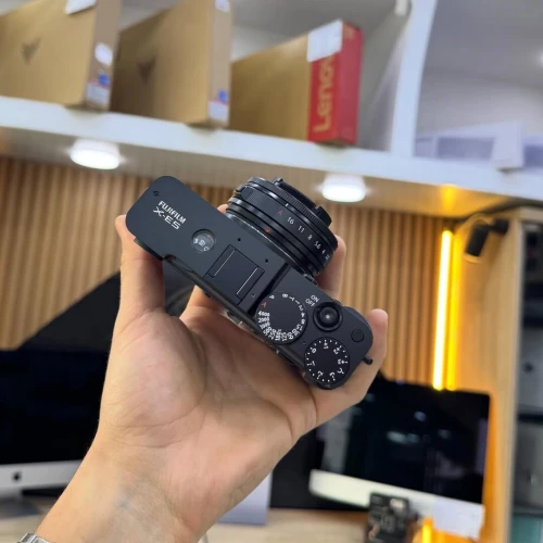 FUJIFILM X-E5 avec XF 23mm F2.8 R WR neuf jamais utilisé sous emballage