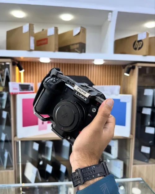 Lumix S1H boitier nu avec bague MC-21 EF-L et tilta cage en excellent état batterie