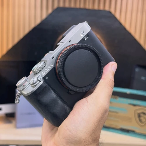 Sony A7C boitier nu en excellent état batterie et chargeur