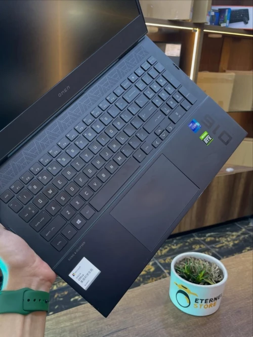 HP OMEN 16 I7-11800H 32GB/512GB NVIDIA RTX 3050TI 4GB