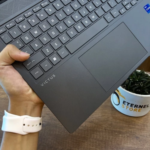 HP VICTUS 16
