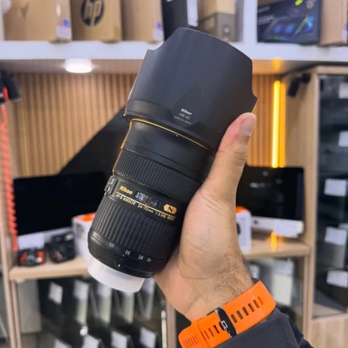 Les objectifs NIKON disponibles au magasin Eternal Store En excellent état