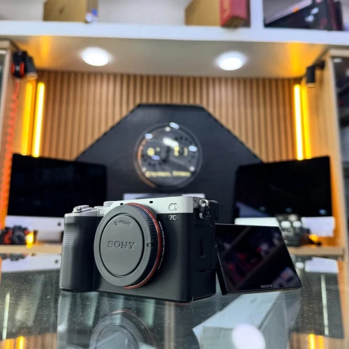Sony A7C boitier nu en excellent état batterie et chargeur