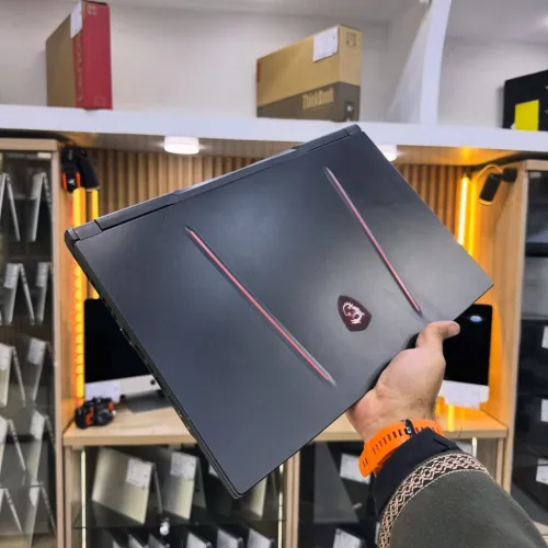 MSI GE75 RAIDER I7 10875H 16GB/512GB