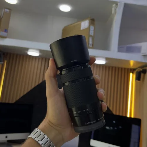 OBJECTIF SONY E-mount 55-210mm 4.5/6.3 en excellent état avec bouchon