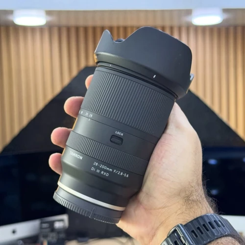 Tamron for sony 28-200mm f/2,8 en excellent état