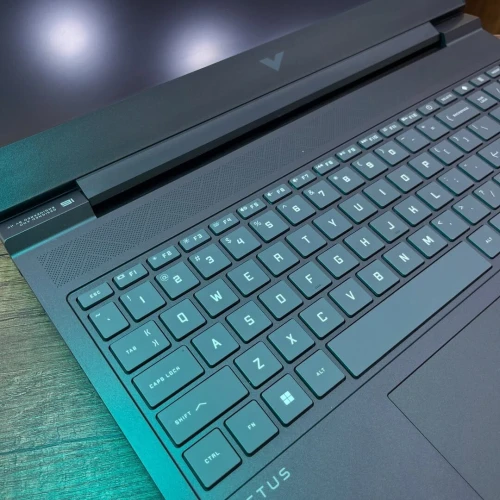 HP VICTUS 16